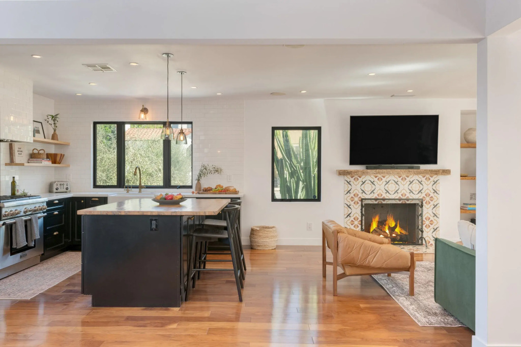 Silver Screen by Avantstay Luxe Backyard Escape