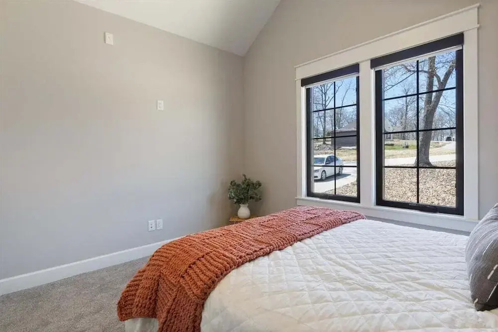 Accessible Lakeside Luxury at the 45mm w/ Private Dock, Sunset Views & More