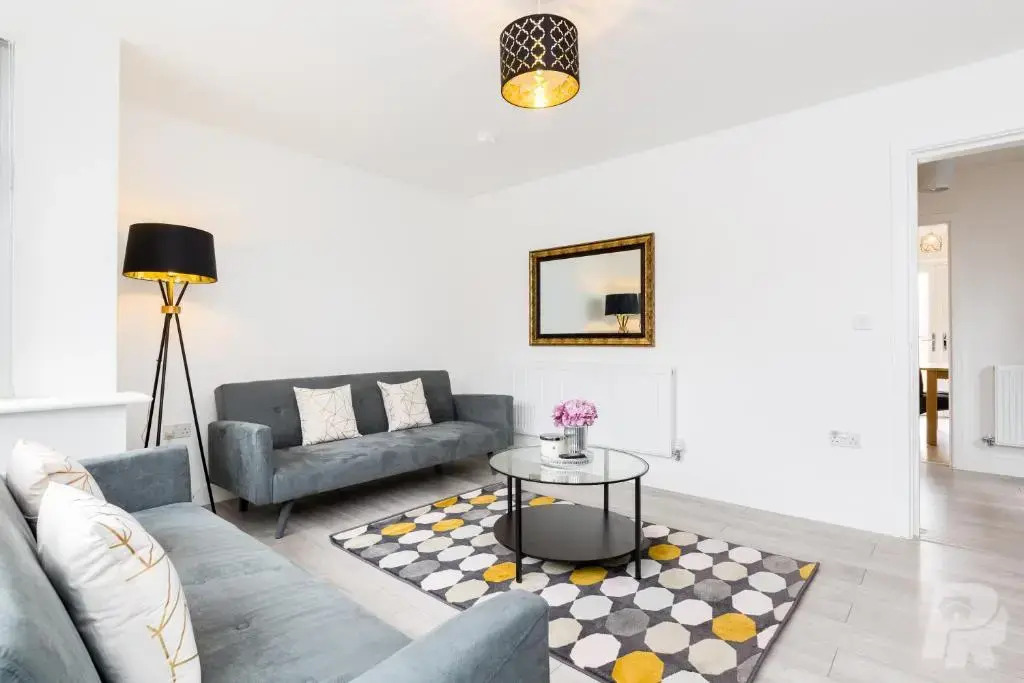 The Birmingham Estate Collective by Prime Stays - Contractor & Group Stays - Secure Parking