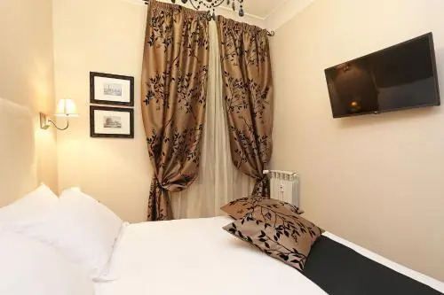 Via della Vite 2nd Floor Apartment