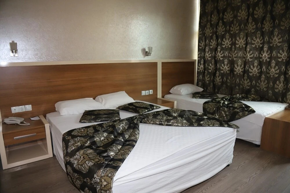 Tella Hotel