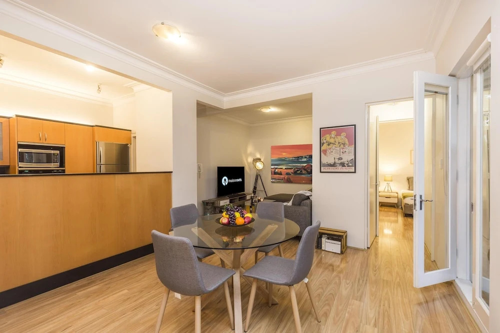 Redfern 2 Bedroom 2 Bathroom Apt With Netflix
