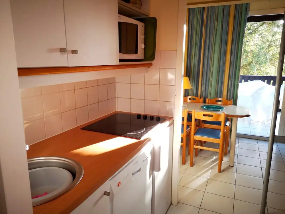 Studio in Moliets-Et-Maa, with Wonderful Lake View, Pool Access And Balcony - 1 Km From the Beach