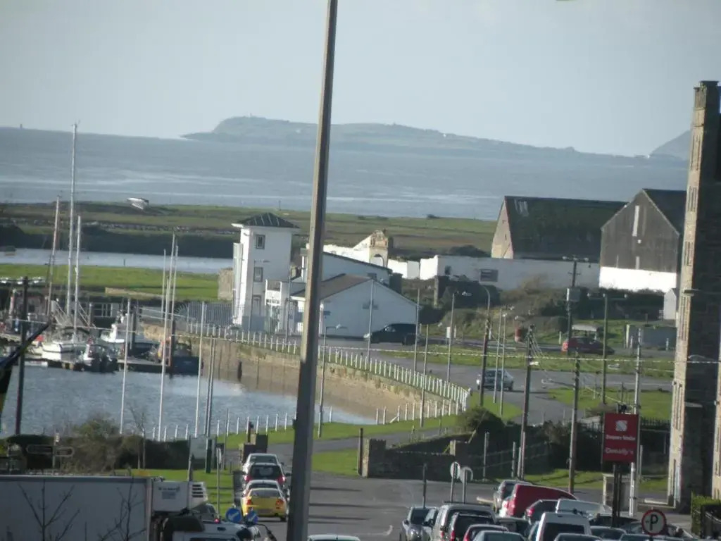 Buggles Pub and Accommodation