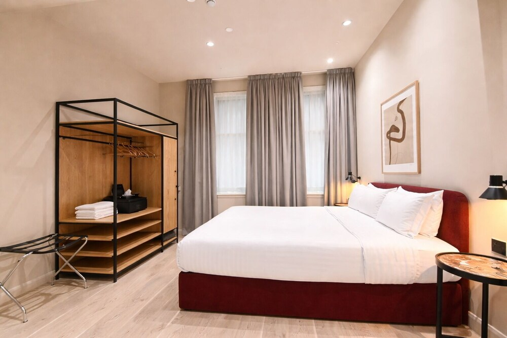 VCity Suites at The Teacher