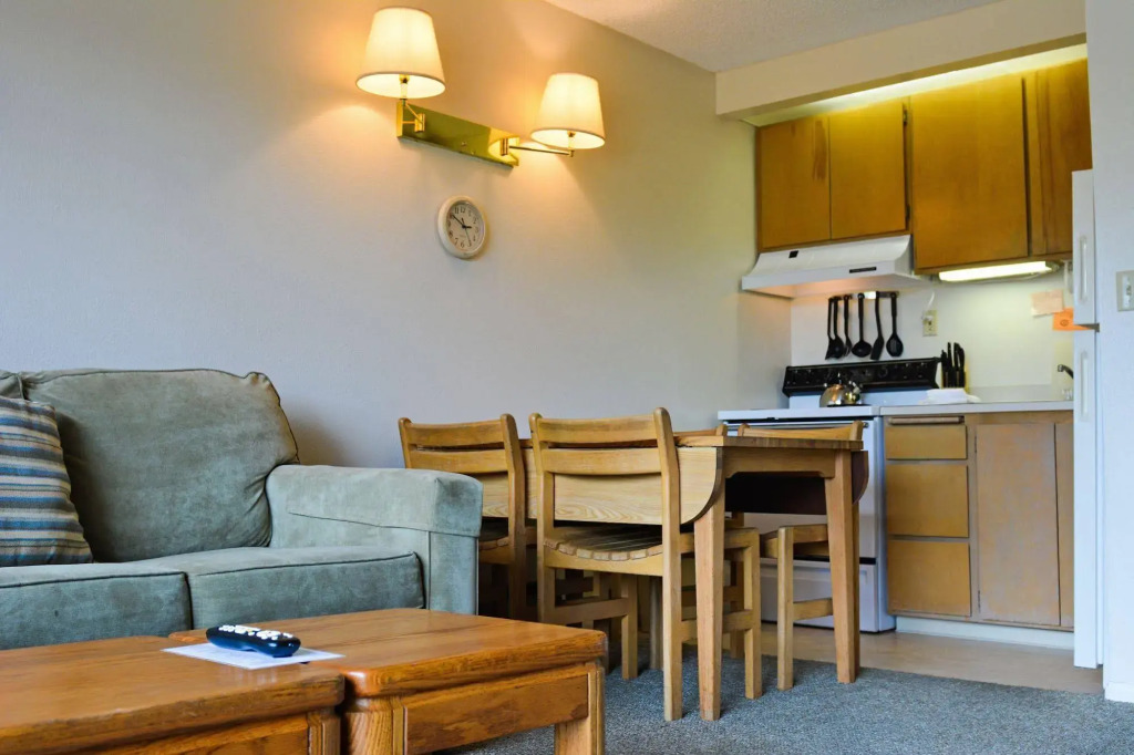 Surfcrest Resort