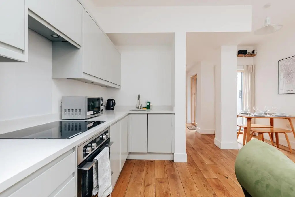 Redland Stay In Bespoke Home 1 of 2