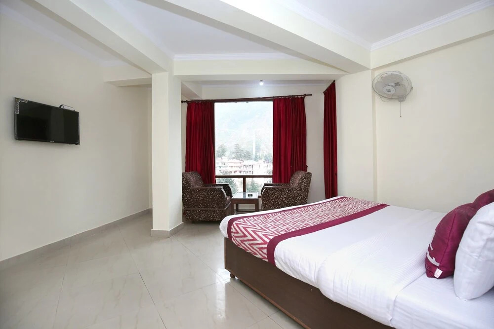 OYO 10399 Hotel Rosewood INN