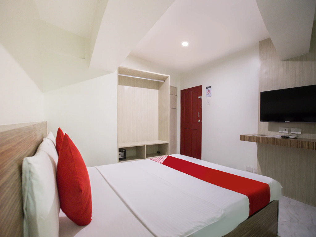 Circuit Hostel