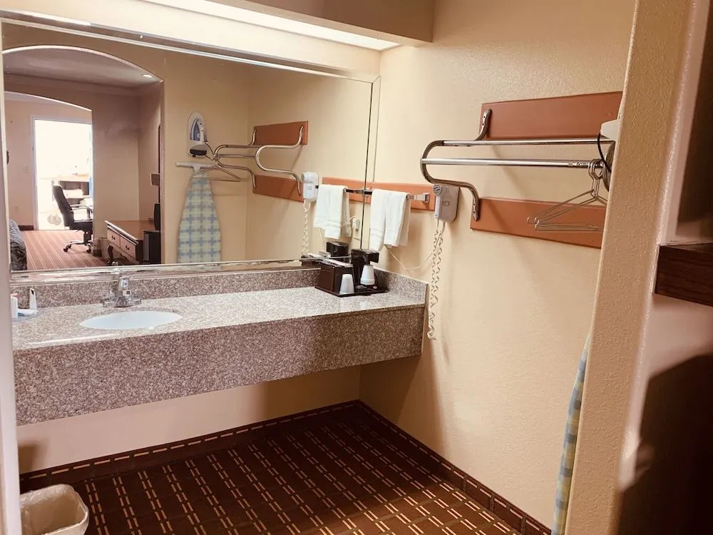 Luxury Inn Liberty
