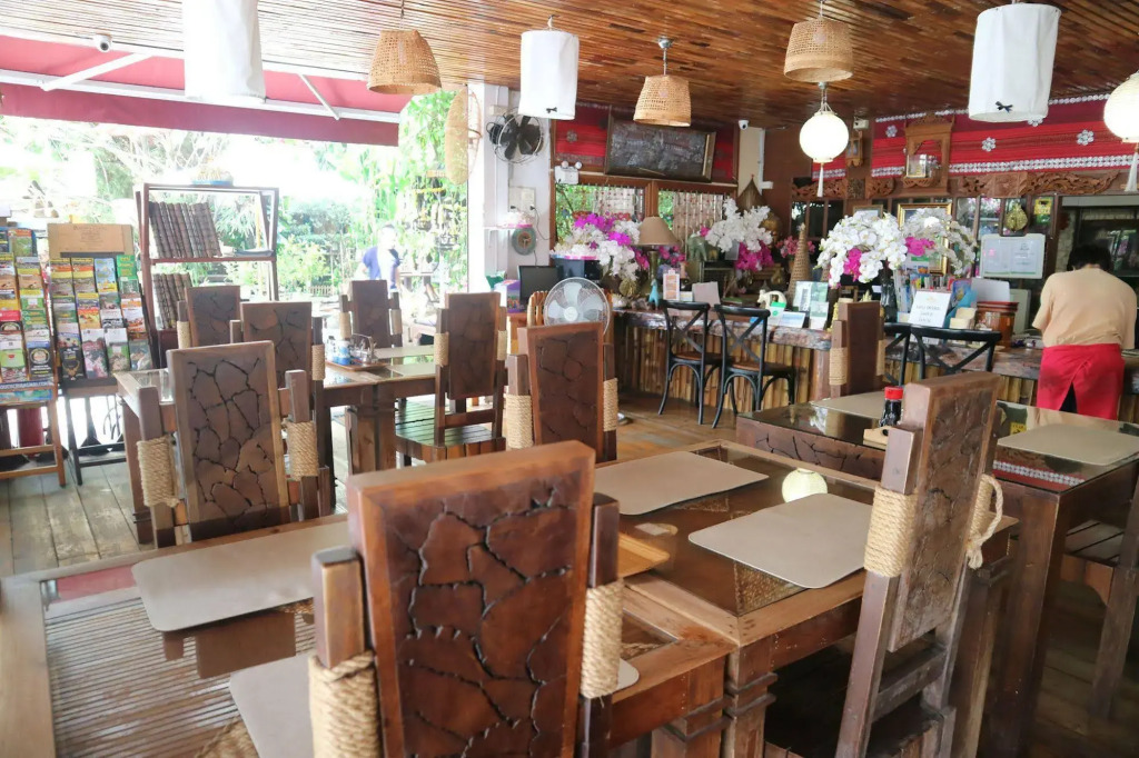 Loghome Boutique