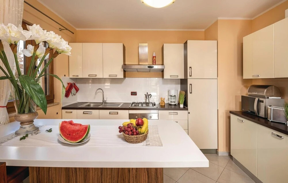 Nice Home in Tar with Hot Tub, WiFi & 4 Bedrooms