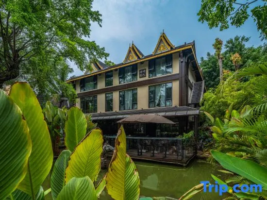 YunGuan Shunde House Resort Hotel  （Jinghong, West Shuangjing Starlight Night Market Shop)
