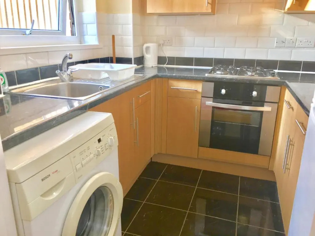 London 4 Bedrooms 3 Bathrooms with Garden House