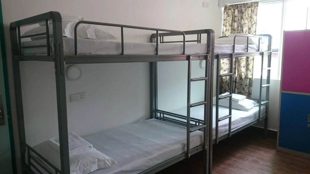 Halo Hostel
