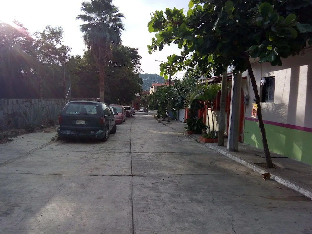 Air Conditioning, Insurance and Economic Room in Zihuatanejo
