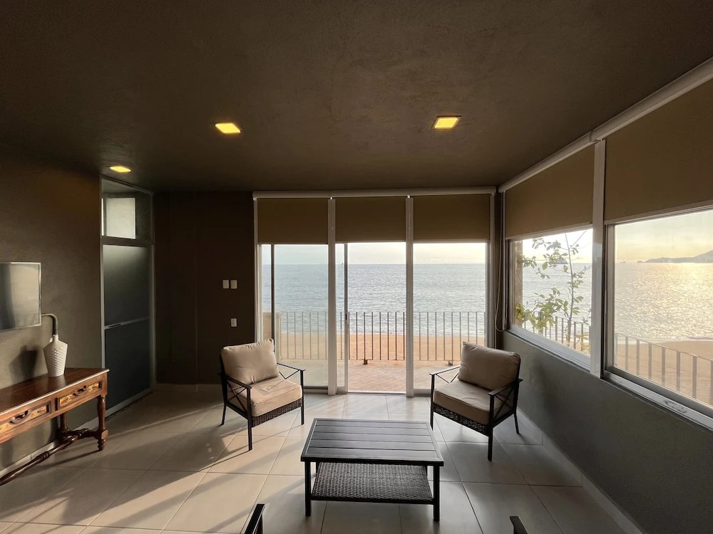 Marthas Suites & Hotel