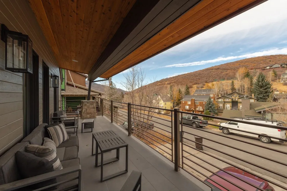 DV Loop Old Town Home by Luxury Mountain Destinations