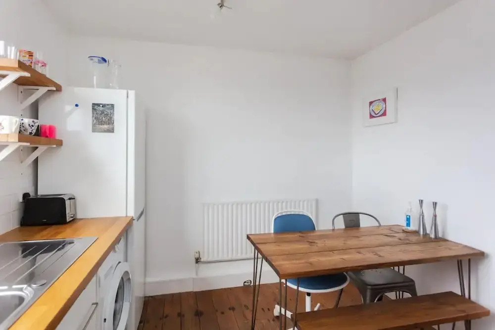 Relaxing 2 Bedroom Top Floor Apartment in Bethnal Green