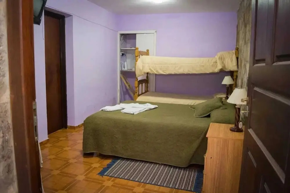 Hostal "El Tomolasta"