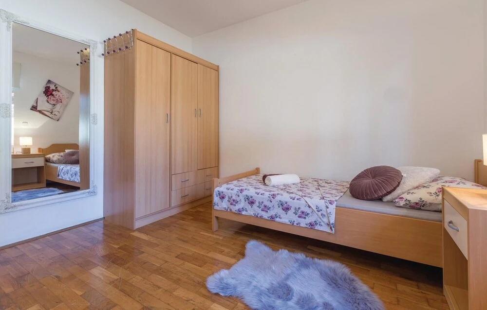 3 Bedroom Beach Front Home In Savudrija