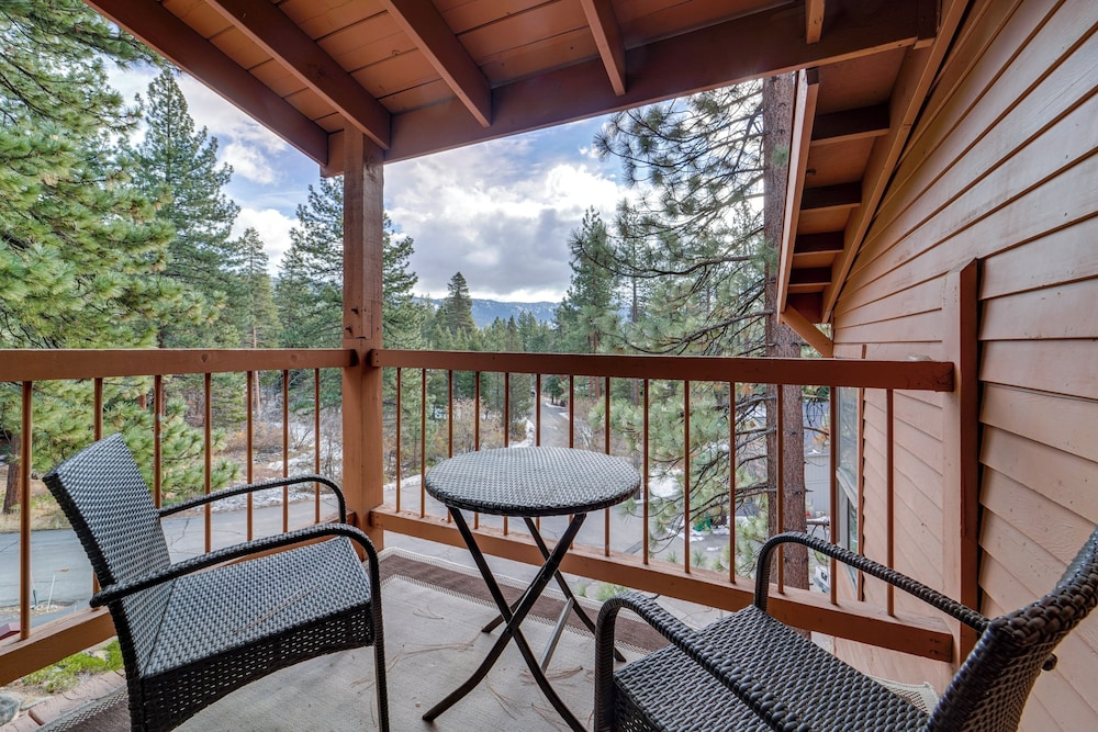 u003c 3 Mi to Lake Tahoe: Incline Village Condo