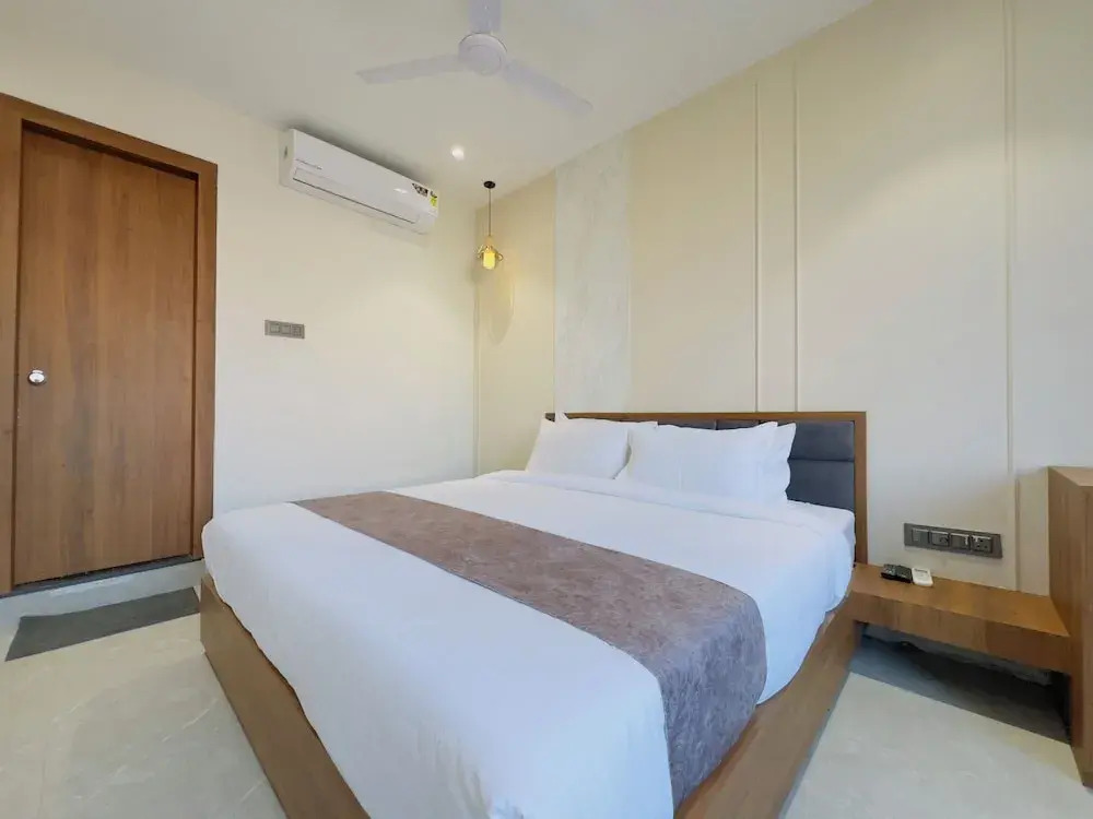 Travinities Hotel Avni Palace