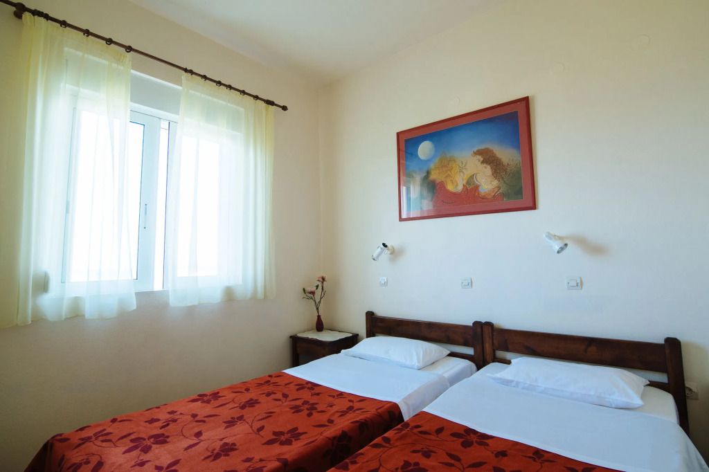 Kalithea Apartments - Heated Pool seasonal - Pool Towels - Pool Sun Lounger Matresses
