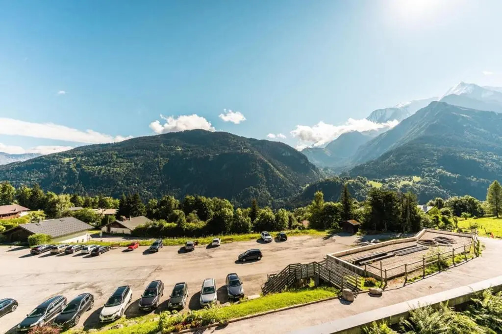 Furnished studio at the foot of the slopes with a balcony & mountains view