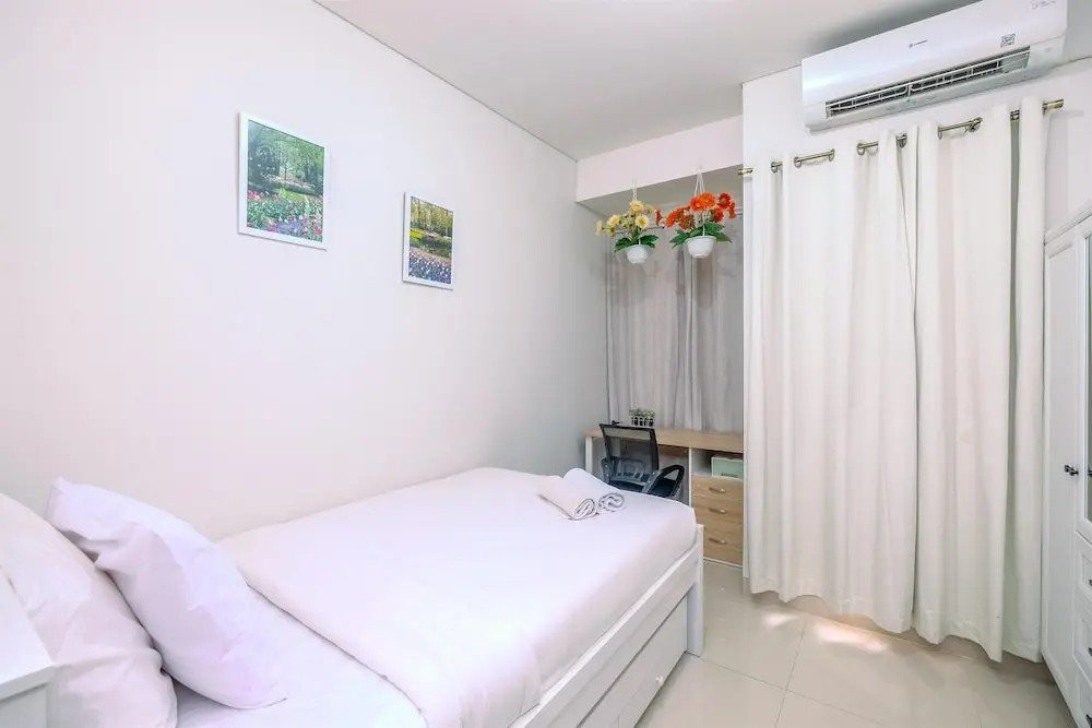 Minimalist And Cozy Studio (No Kitchen) Transpark Cibubur Apartment