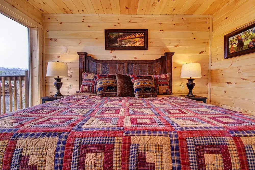 A River Runs Through It 3 Bedrooms 3 Bathrooms Cabin