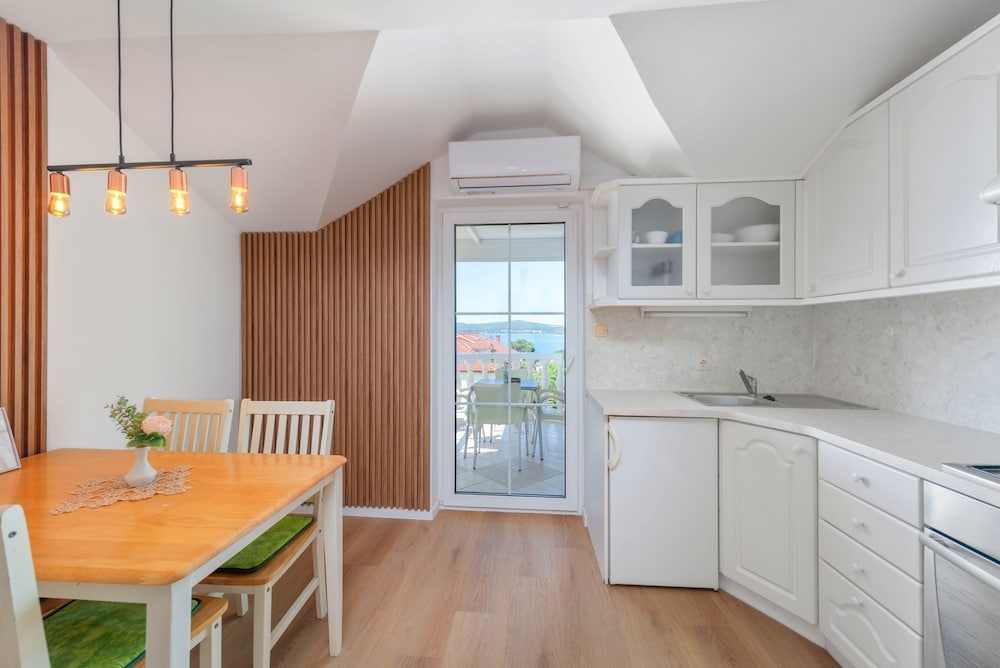 Superior Apartment Tania 11