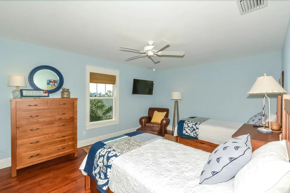 Bodacious Oasis 4 Bedrooms 2 Bathrooms Home