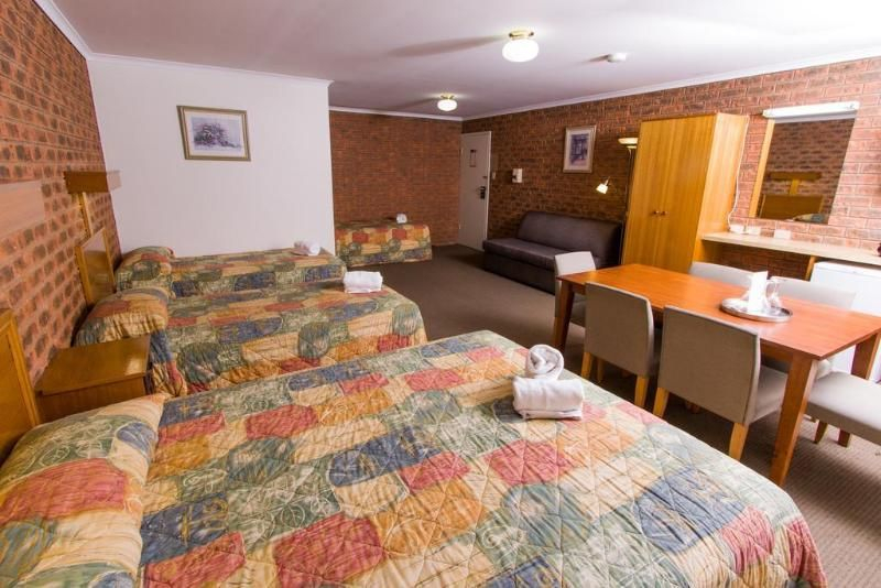 Advance Motel