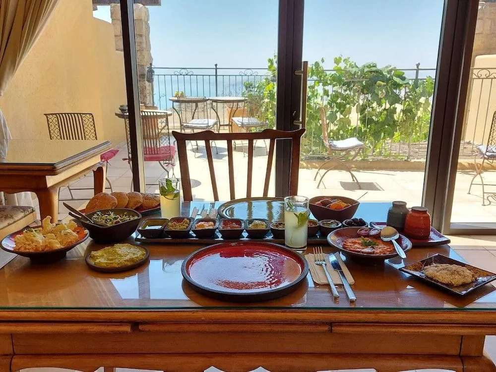 Kami Suites Hotel