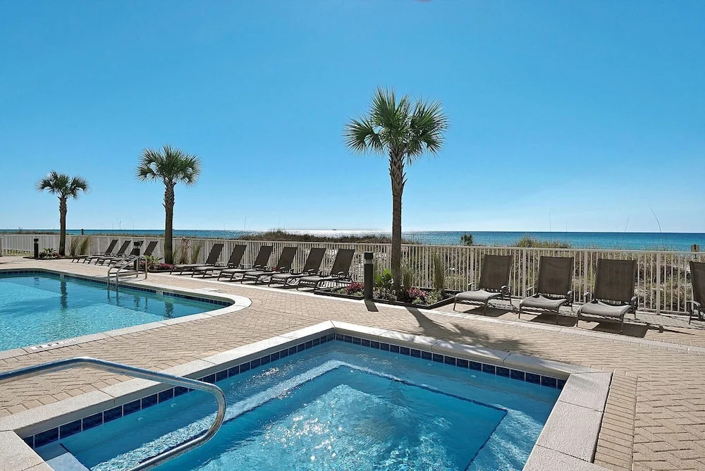 Beautiful Ocean Views! 2-Bedroom, 2-Bathroom! Resort Pools