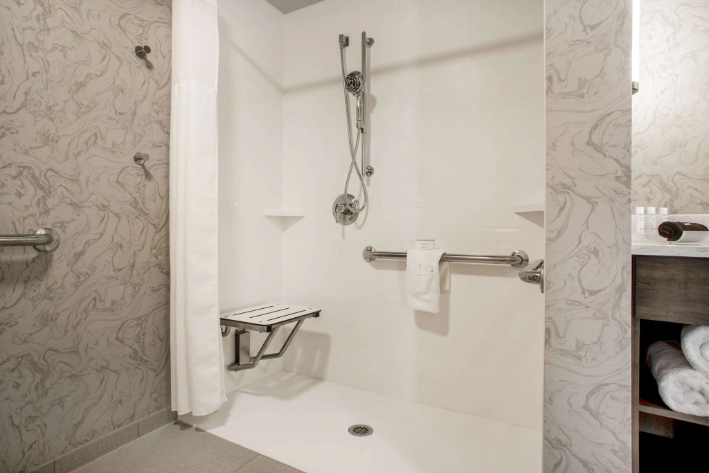 Homewood Suites By Hilton Salina/Downtown, Ks