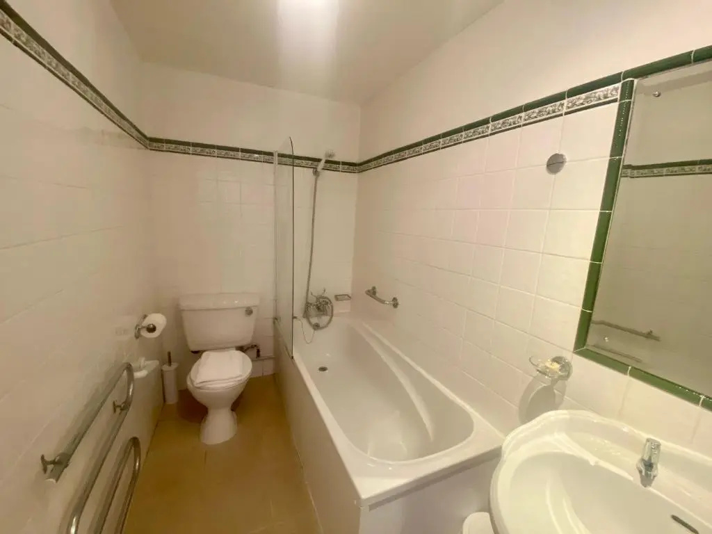 OYO Diamond Hotel Eastbourne