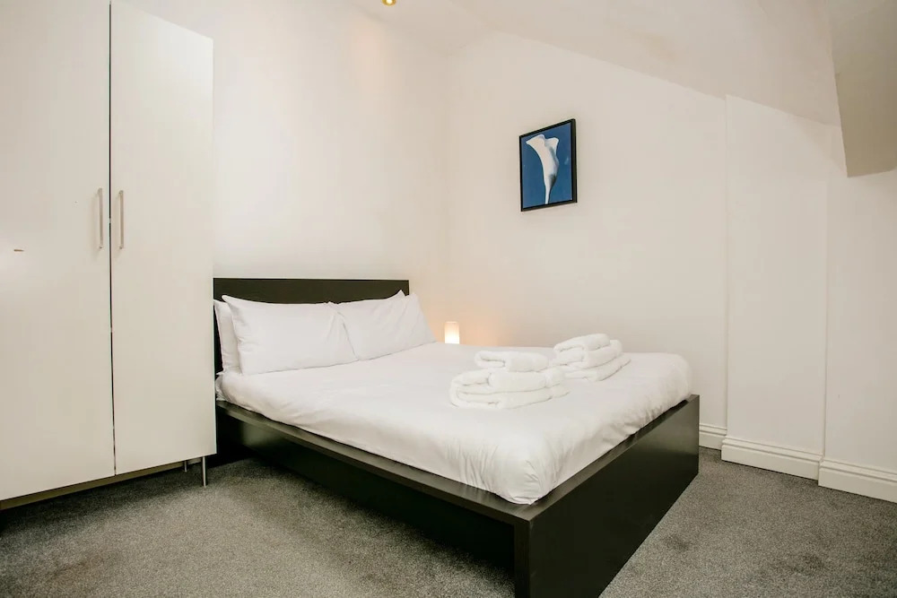1 Bedroom Flat Sleeps 4 In Hackney