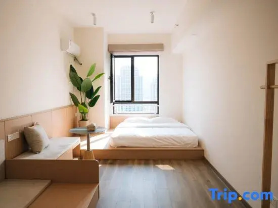 Shenhai Yongshe Boutique Stay (Yantai Railway Station Wuyue Plaza)