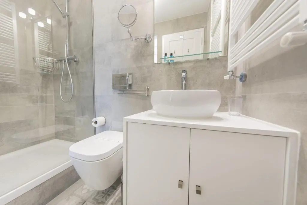 Spacious 4bdr River View