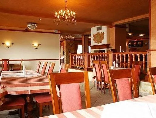 OBERŻA POD RÓŻĄ restauracja, sauny, jacuzzi