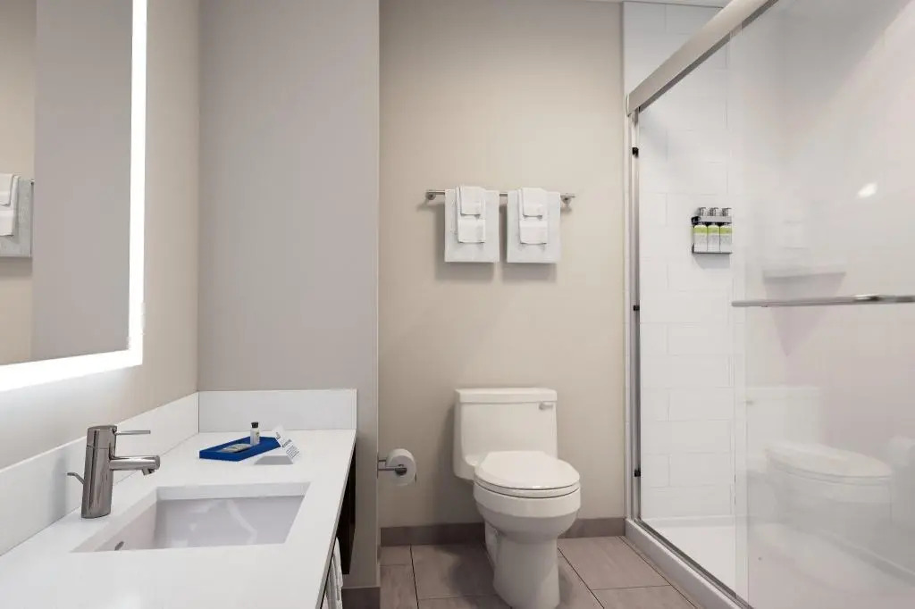 Holiday Inn Express & Suites - Mobile - I-65 by IHG