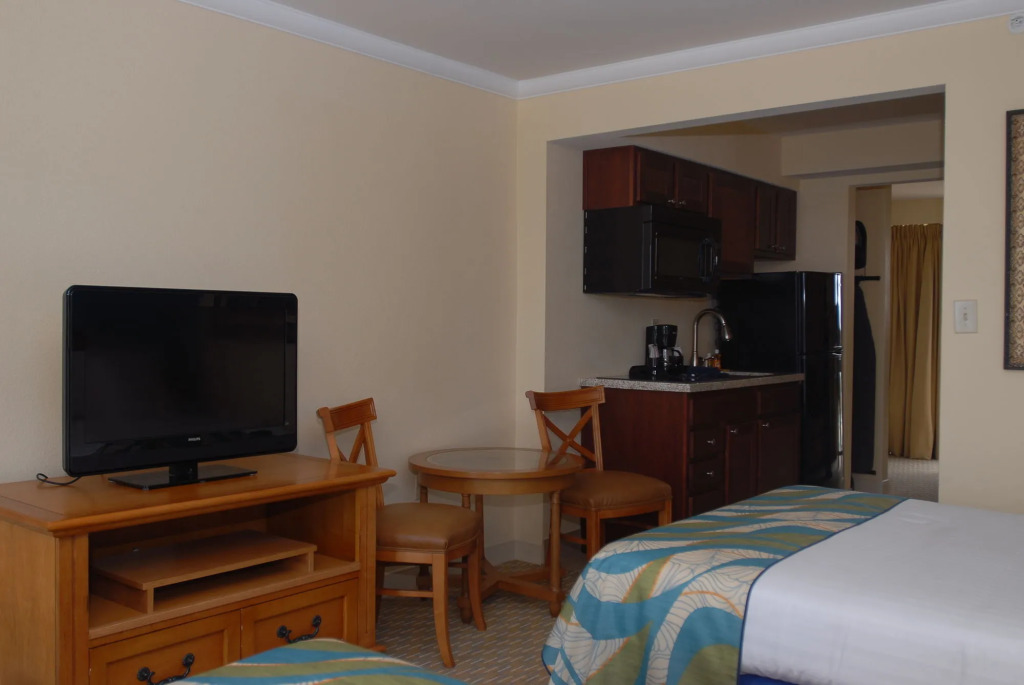Aqua Beach Inn