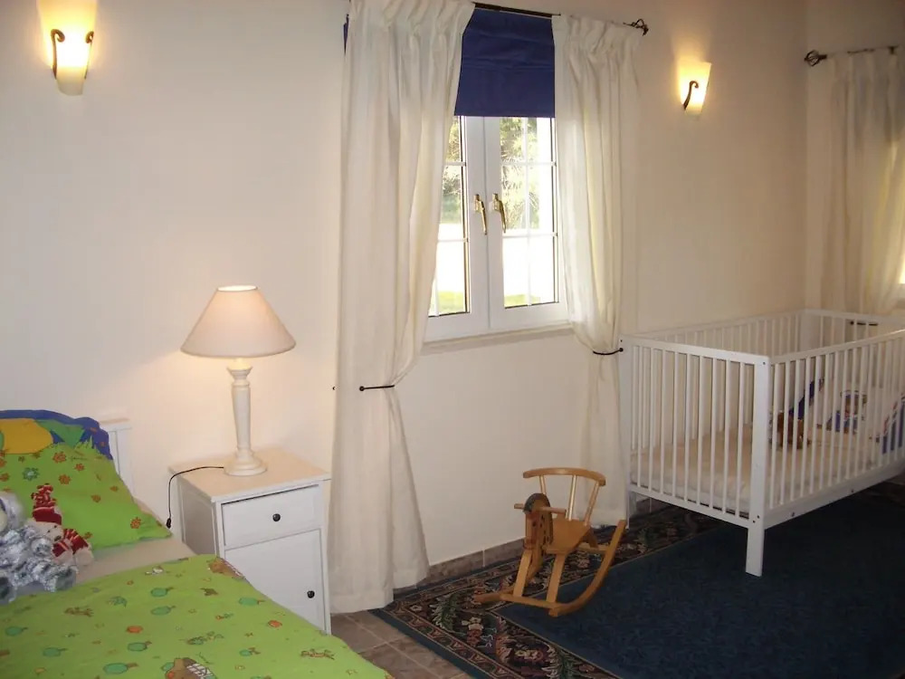 Villa with pool children Very welcome Algarve Portugal for 10 people