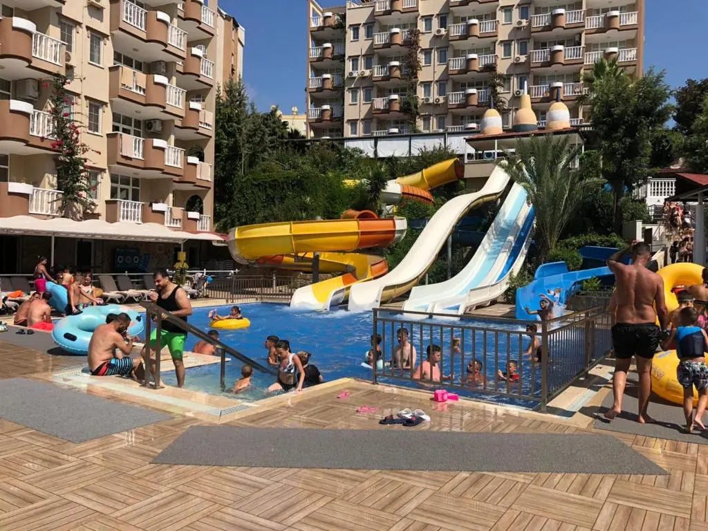 5 Star Hotel Concept Apartment Pool and Aqua Park