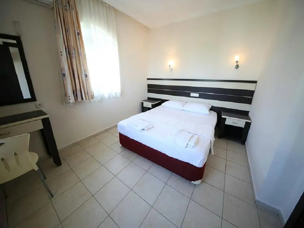 Qmax Apart Hotel