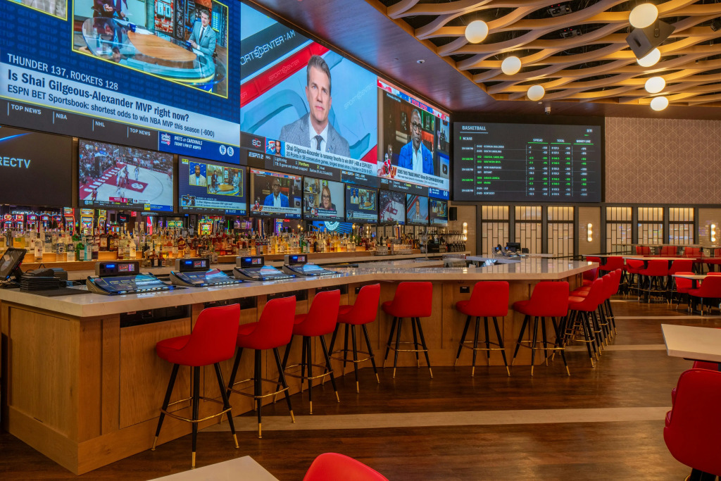 Live Casino & Hotel Louisiana, Curio Collection by Hilton