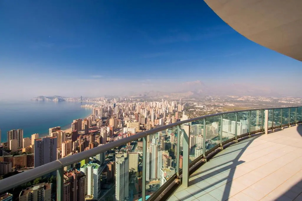 Luxury apartment on the 40th floor with amazing views