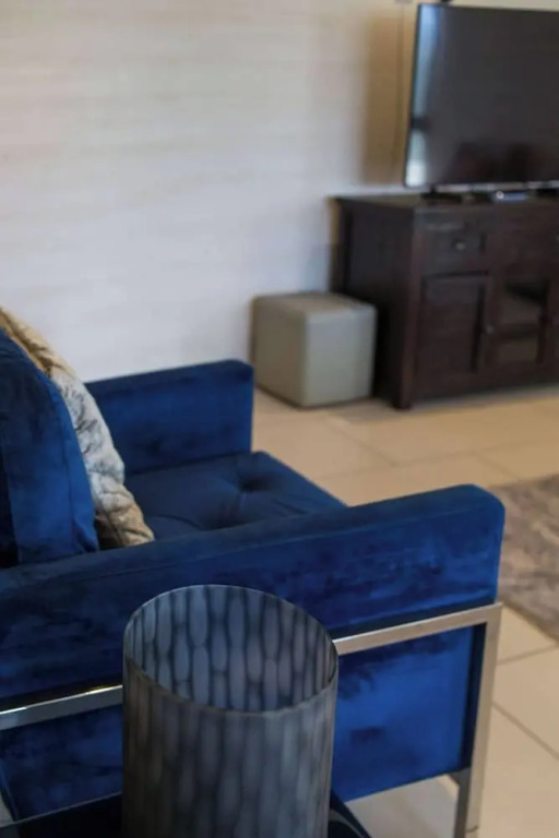 Modern 3BDR Apt at Villaggio - Rooftop Pool Skybar